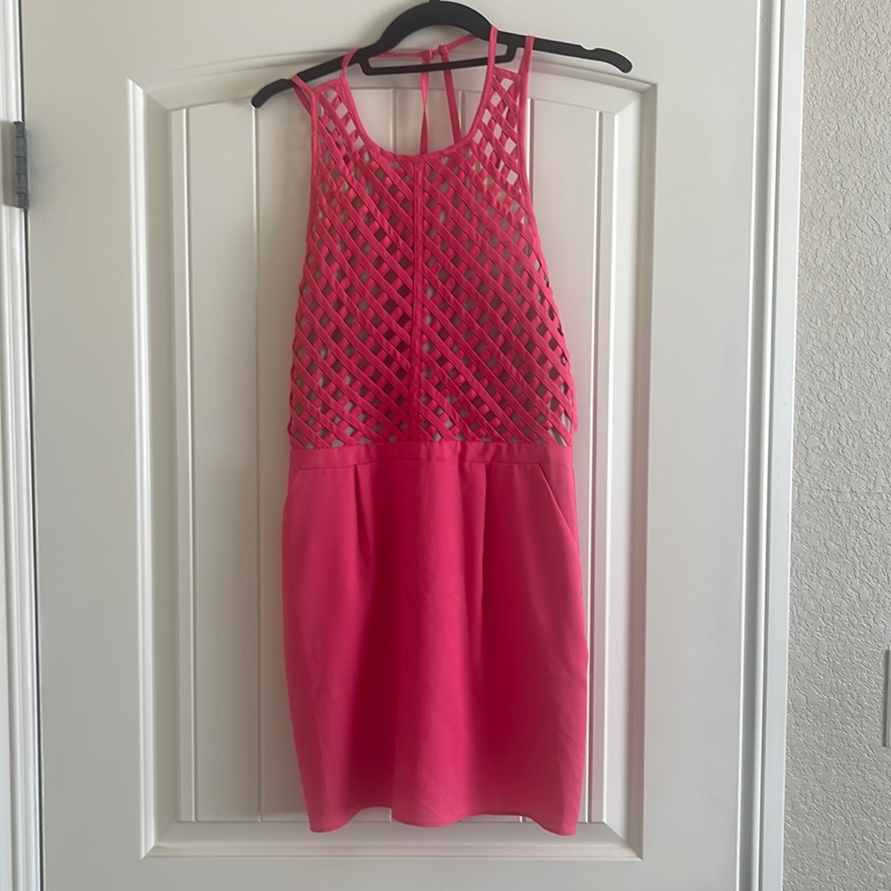 Short pink dress with pockets!